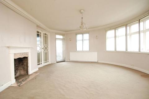 3 bedroom flat to rent, Palace Court, Hampstead, London, NW3