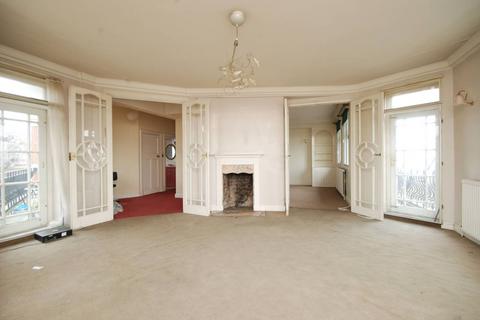 3 bedroom flat to rent, Palace Court, Hampstead, London, NW3
