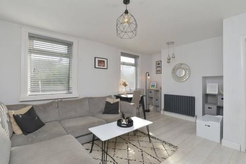 51 Drum Brae Terrace, Edinburgh, EH4 7SF