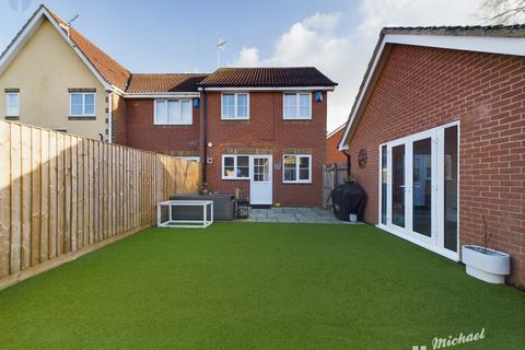 3 bedroom end of terrace house for sale, Plough Close, Aylesbury
