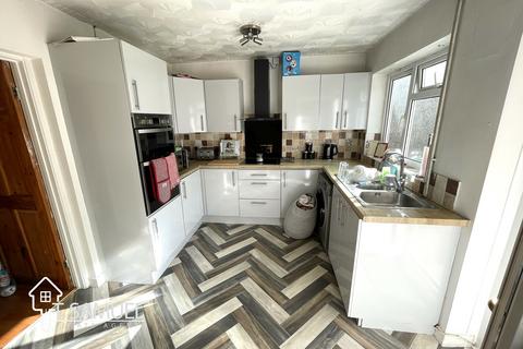 2 bedroom terraced house for sale, High Street, Mountain Ash