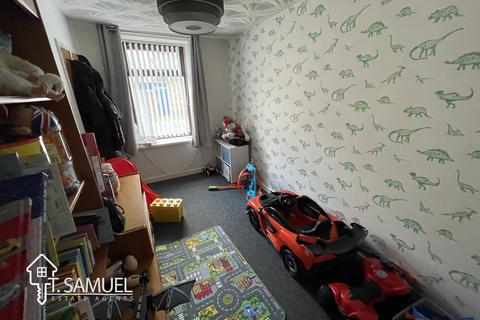 2 bedroom terraced house for sale, High Street, Mountain Ash