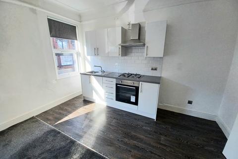 2 bedroom flat to rent, Roman Place, Roundhay, Leeds, West Yorkshire, LS8