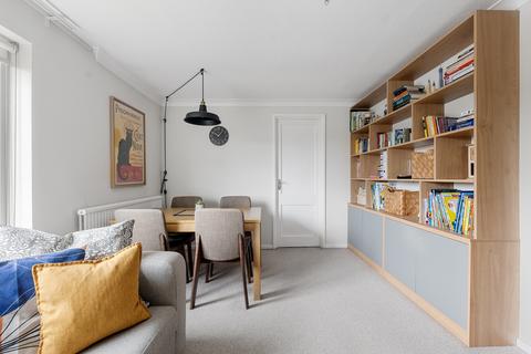 2 bedroom flat for sale, Inglewood, Croydon, Surrey