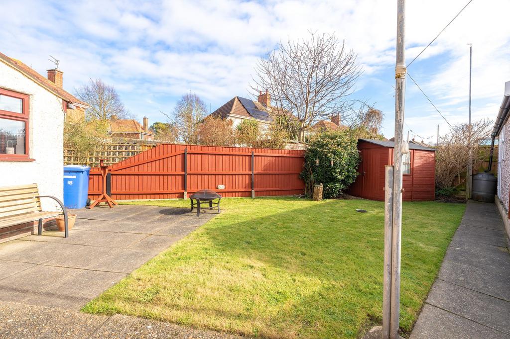 Blackheath Road, Lowestoft 3 bed semidetached house for sale £210,000