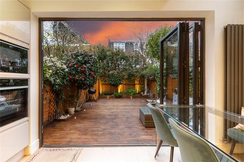 80 Muncaster Road, London, SW11 6NU