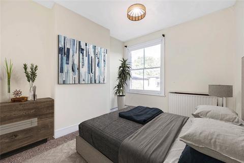 3 bedroom flat for sale, Hugon Road, London, SW6