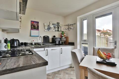 2 bedroom semi-detached house for sale, Hornbeam Close, Beverley, East Riding of Yorkshire, HU17 0XH
