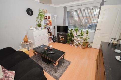 1 bedroom flat for sale, Landseer Gardens, South Shields