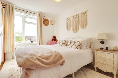 11 Wilmott Way, Winklebury, Basingstoke, RG23 8AP