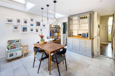 132 Durrington Road, London, E5 0HS