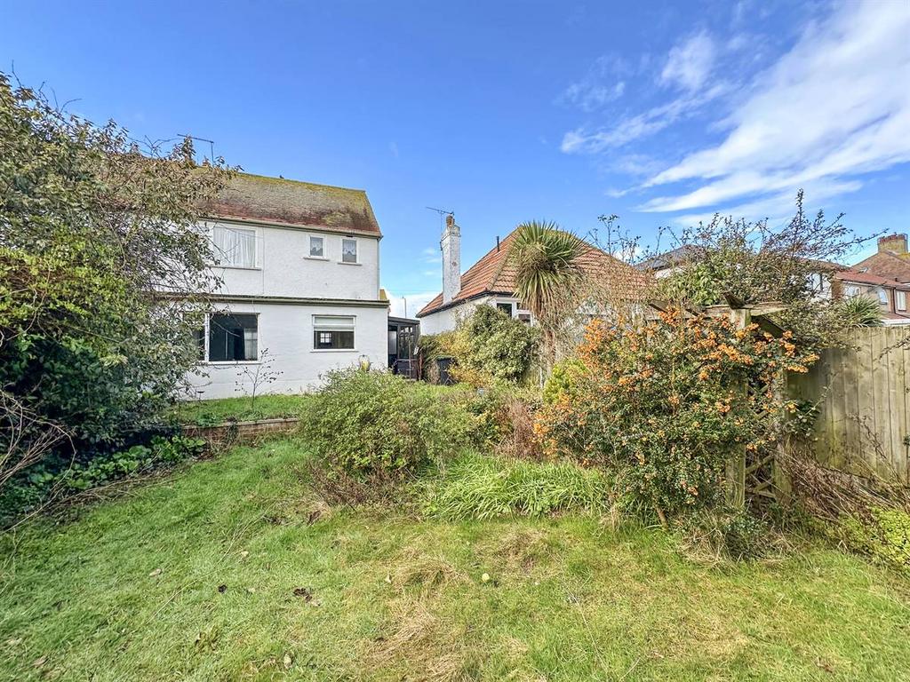Queensbridge Drive, Herne Bay 3 bed semidetached house for sale £335,000