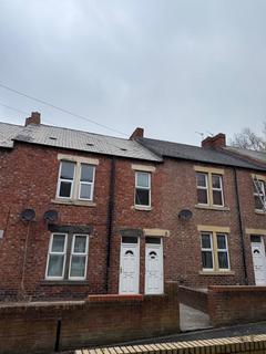 3 bedroom flat to rent, Denwick Avenue, Newcastle upon Tyne NE15