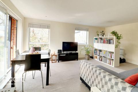 Flat 3, Ashdown Court Highwood Close, London, SE22 8NP