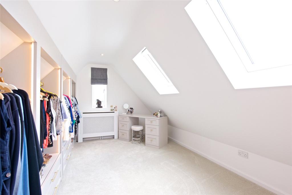 Walk-In Wardrobe
