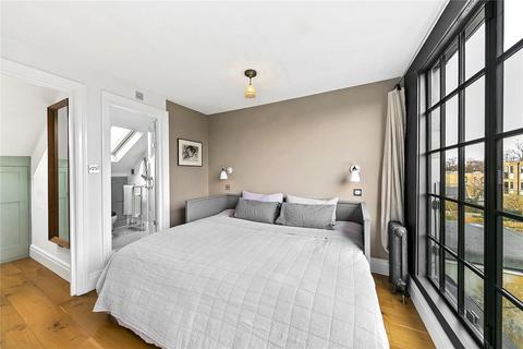 33 Sandycombe Road, Richmond, TW9 2EP