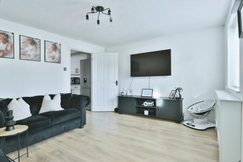 3 bedroom semi-detached house for sale - Marbury Park, Kingswood, Hull,  HU7 3DG