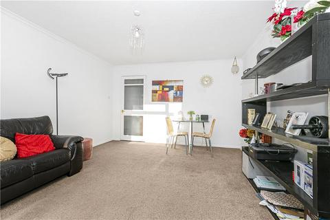 42, Ferney Court Ferney Road, Byfleet, West Byfleet, KT14 7BB