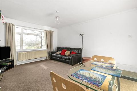 42, Ferney Court Ferney Road, Byfleet, West Byfleet, KT14 7BB