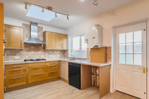 3 bedroom terraced house for sale, Thirlmere Avenue, Reading