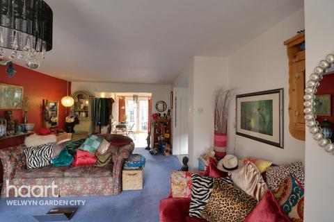 3 bedroom semi-detached house for sale, Ashcombe, Welwyn Garden City