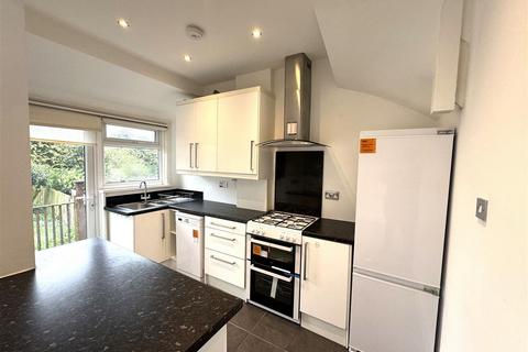 2 bedroom semi-detached house to rent, Milton Road, Mill Hill