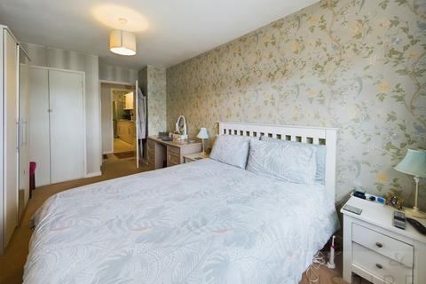 2 bedroom maisonette for sale, Crawley, Crawley RH10