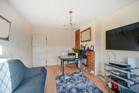 2 bedroom flat for sale, 4a Errol Gardens, New Malden, Surrey, KT3 6QF