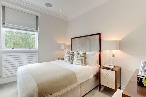 2 bedroom apartment to rent - Kensington Gardens Square W2