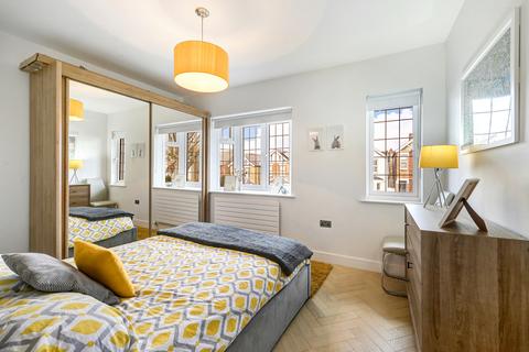 55a Castlebar Park, London, W5 1DA