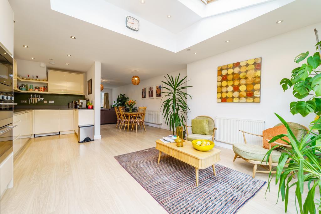 Kitchen   Dining   Reception