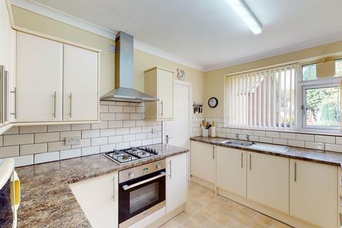 2 bedroom apartment for sale, Weetwood Park Court, Weetwood Park Drive, West Park, Leeds, West Yorkshire