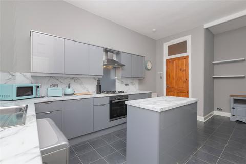 2 bedroom apartment to rent, Bellwood Street, Glasgow