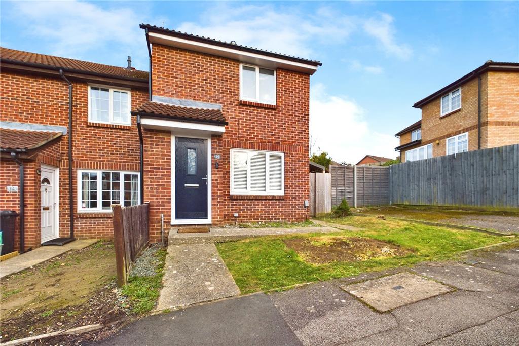 The Hydes, Tilehurst, Reading... 3 bed end of terrace house £365,000