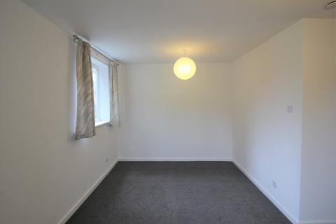 Studio to rent, Millersdale Court, Glossop SK13