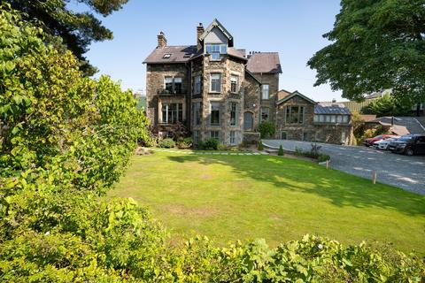 2 bedroom flat for sale, Flat 1 Lipwood House, Old College Lane, Windermere, Cumbria, LA23 1BY