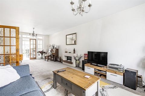 2 Thorndon Gardens, Epsom, KT19 0QP