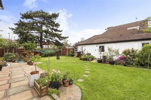 2 Thorndon Gardens, Epsom, KT19 0QP