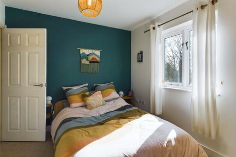 77 Awebridge Way, Gloucester, GL4 4FP