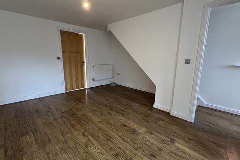 4 bedroom semi-detached house for sale - Yeoman Way, Trowbridge