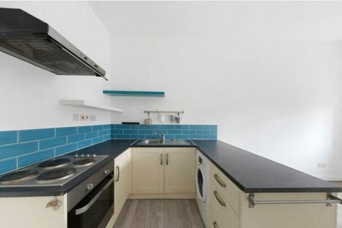 1 bedroom flat for sale, Raglan Road, Woking GU21
