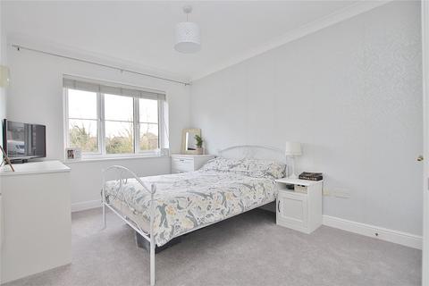 2 bedroom flat for sale, Knaphill, Woking GU21