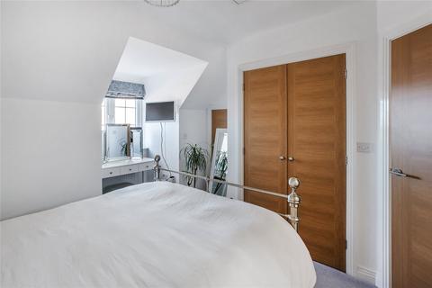 4 bedroom end of terrace house for sale - Knaphill, Woking GU21