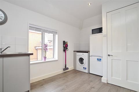 1 bedroom flat for sale, Connaught Road, Woking GU24