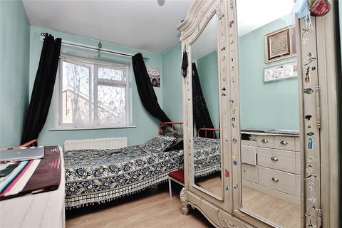 2 bedroom maisonette for sale, Sutton Avenue, Surrey GU21