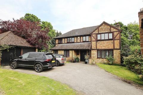 5 bedroom detached house for sale, Angelica Road, Woking GU24