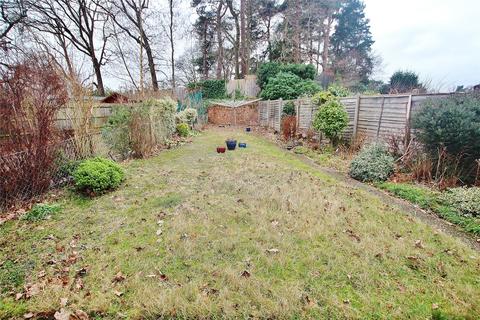 10 Connaught Crescent, Brookwood, Woking, GU24 0AN