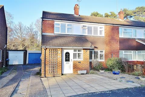 35 Connaught Crescent, Brookwood, Woking, GU24 0AN