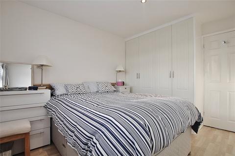 35 Connaught Crescent, Brookwood, Woking, GU24 0AN