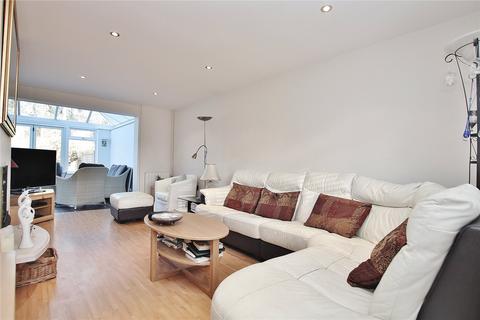 35 Connaught Crescent, Brookwood, Woking, GU24 0AN
